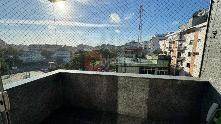 Imagem Cobertura duplex para venda, a 50 metros da Praia do Forte - Cabo Frio