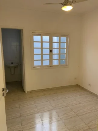 Imagem "Cansado de viver apertado e inseguro? Descubra essa raridade com terreno gigante e estilo!"