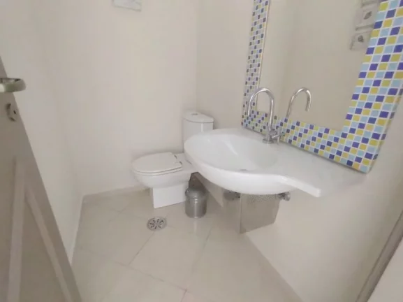 Imagem AMPLO APARTAMENTO COM 4 DORMITÓRIOS, SENDO 2 SUÍTES E O 4º DORMITÓRIO OPCIONAL, 2 VAGAS, VARANDA ESTENDIDA, NA REGIÃO NOBRE DA PITANGUEIRAS NO GUARUJÁ