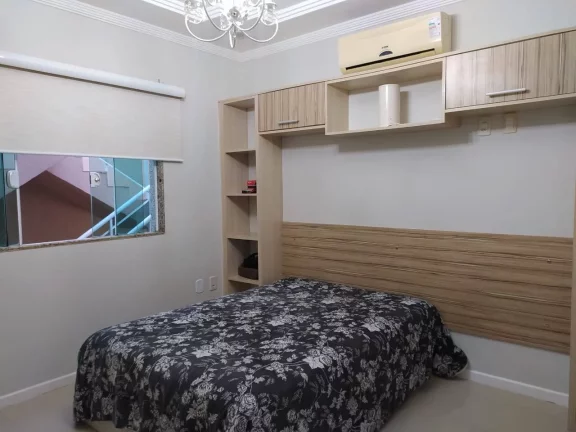 Imagem Casa alto padrão a venda no condomínio vale dos Cristais Macaé RJ.