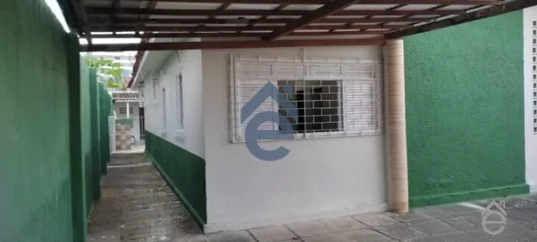 Imagem Casa à venda na Gruta de Lourdes,8/4, sendo 3 suítes, piscina, 450m², excelente