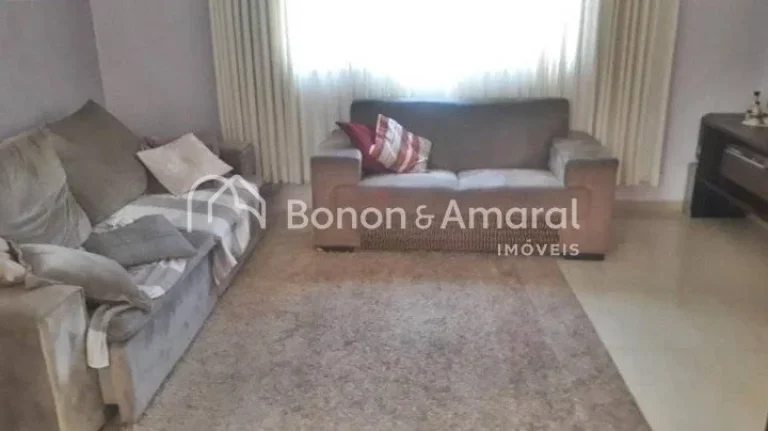 Imagem Casa em condomínio com 217 m² e 3 quartos