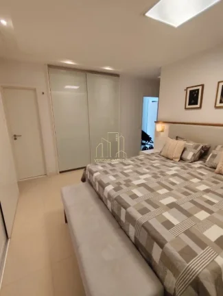 Imagem Apartamento em Patamares a venda 195 m² | 4 Suítes | Vista Mar | Nascente | 3 Vagas | Alto Padrão