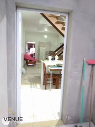 Imagem Sobrado com 2 dormitórios à venda, 90 m² por R$ 380.000,00 - Massaguaçu - Caraguatatuba/SP