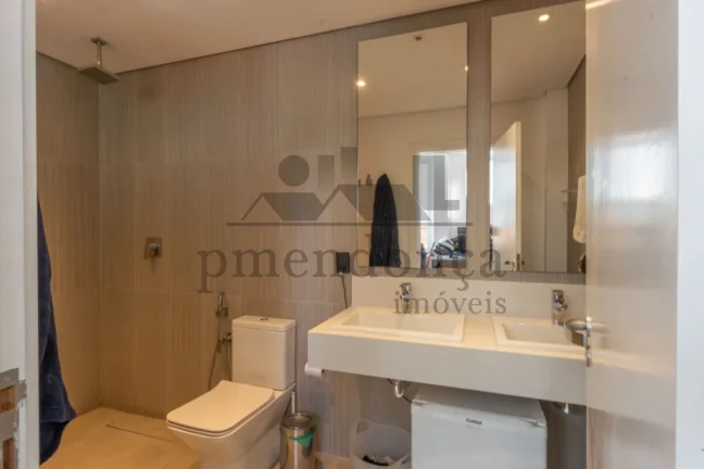 Imagem Apartamento reformado em edifício clássico da Av Angélica, ao lado da Praça Buenos Aires.