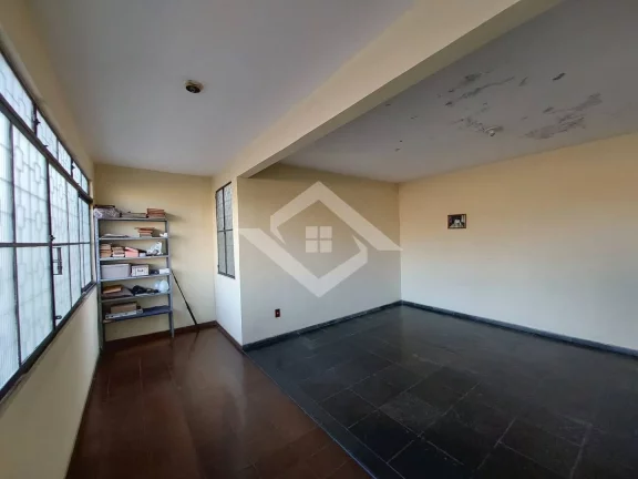 Imagem Casa duplex com 5 quartos, área externa, terreno 250 m². Campo Grande