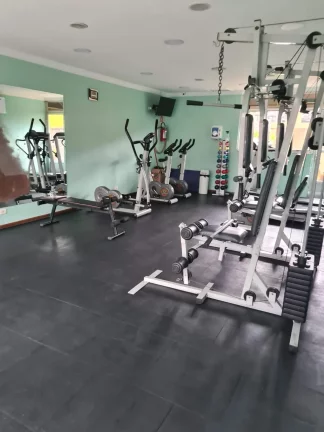 Imagem Ótima Localização - Apartamento Andar Baixo de 3 dormitórios (1 suíte) e 2 vagas na Vila Esperança a 3min do Metrô