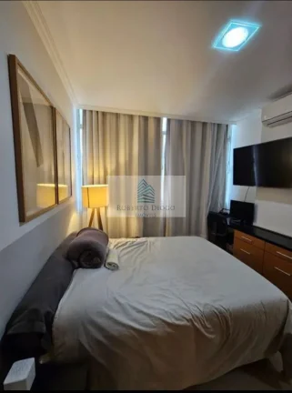 Imagem Imperdível! Apartamento à venda em Icaraí, Niterói-RJ: 3 quartos, 1 suíte, 2 banheiros e 1 vaga de garagem.