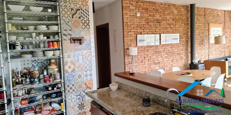 Imagem Exclusividade e Requinte: Residência de Alto Padrão em Condomínio Fechado