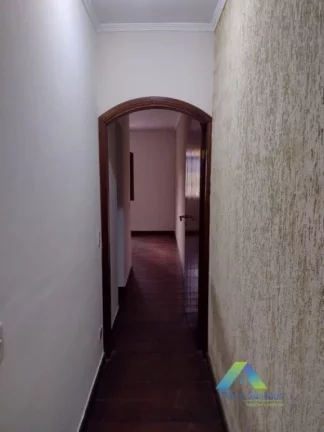 Imagem SANTO ANDRÉ Sobrado 198 metros, 3 dormitórios, 2 vagas com ótima localização e valor !!!