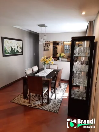 Imagem Ótimo sobrado e localização!3 dormitórios com suíte e closet.