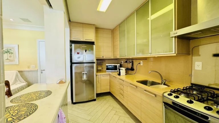 Imagem Apartamento com 3 dormitórios à venda, 110 m por R$ 3.250.000,00 - Riviera