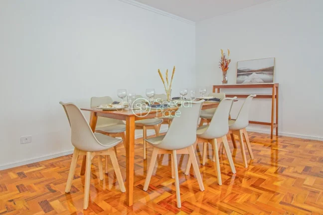 Imagem Apartamento com 3 dormitórios ( 1 suíte ) e 1 vaga na garagem. Amplo living para 3 ambientes e com...