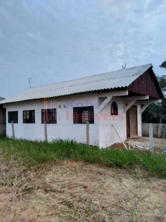 Encante-se com esta charmosa casa no Bairro Continental, Itapoá, Balneario Palmeiras, perfeita para...