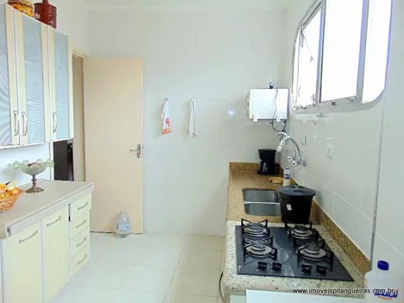 Imagem Pitangueiras - Uma quadra do mar - 135 m² úteis - Garagem.