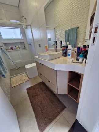 Imagem CASA COM 3 DORMITÓRIOS (1 SUÍTE) LOCALIZADA NO PORTAL DO LAGO -PILAR DO SUL