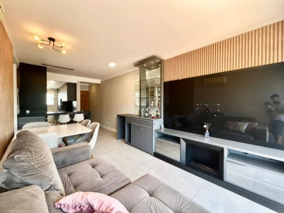Apartamento 3 Dormitórios - Bairro Centro