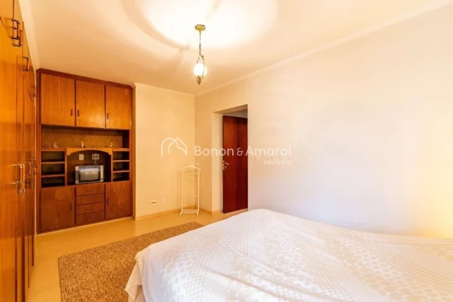 Imagem Apartamento à venda no coração do Cambuí, Campinas, em localização nobre e tranquila. Com plan...