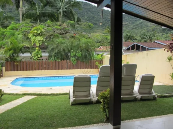 Imagem Casa em condomínio a venda na praia do Lazaro em Ubatuba!