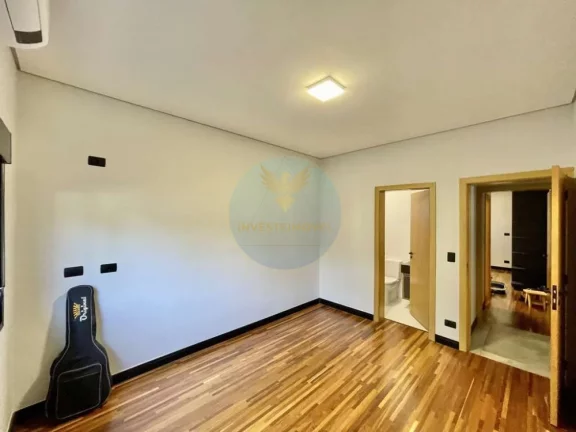 Imagem Casa em Condomínio a Venda no bairro Granja Viana - Cotia, SP