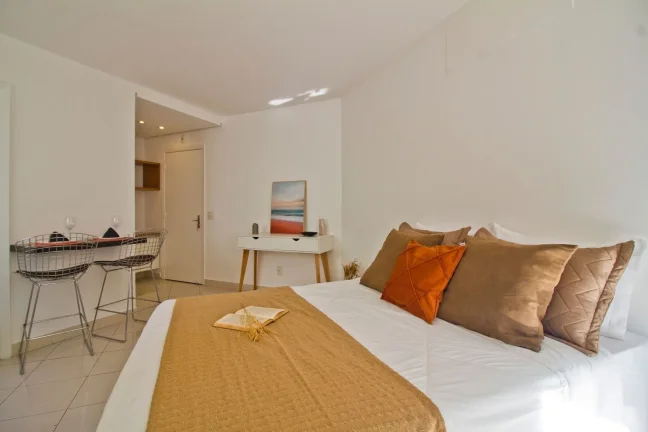 Imagem Apartamento 34M² Reformado, 1Q, 1 Banheiro, 1 Vaga, Varanda, Piscina, Academia, Salão de Festas, Sol da Manhã, Portaria 24h.