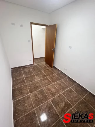 Imagem Impecável casa para locação em São Paulo-SP, bairro Jardim Vila Formosa: 2 quartos, 1 sala, 1 banheiro, 4 vagas, 100m²!