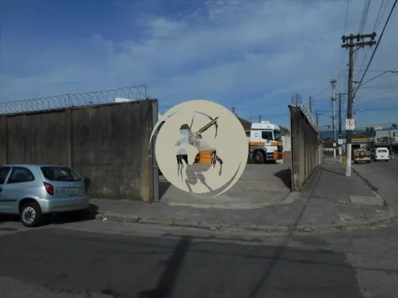 Imagem DEPÓSITO, CABEM 7 CARRETAS, TODA MURADA PRÓXIMA A NOSSA SRA. DE FÁTIMA