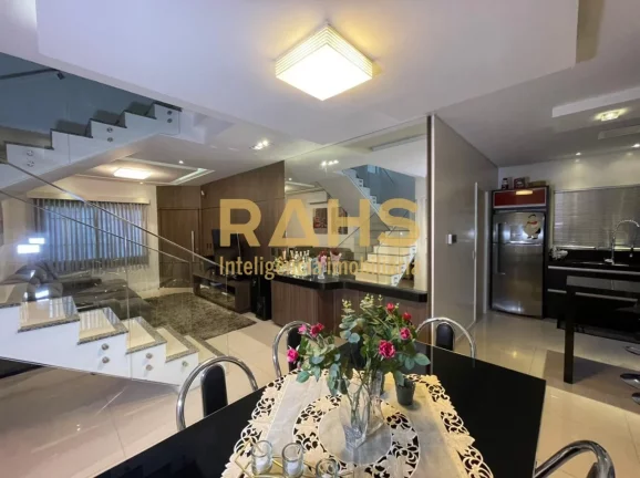 Imagem OPORTUNIDADE! De R$980.000,00 por R$899.000,00! Lindíssimo sobrado no Bairro Gloria, com fácil ace...