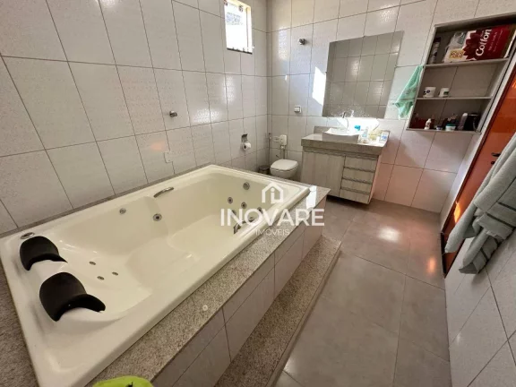 Imagem Casa com 3 dormitórios à venda, 280 m² por R$ 650.000,00 - Cidade Jardim - Itumbiara/GO