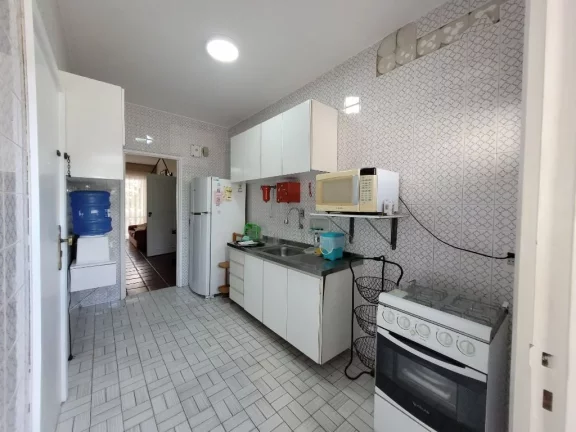 Imagem PITANGUEIRAS- UMA QUADRA DO MAR , LOCALIZAÇÃO ESPETACULAR , 02 VAGAS DE GARAGEM NO PRÉDIO.