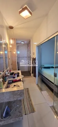 Imagem Casa com Espaço Gourmet e Hidro no Condomínio Portal Beija-flor, bairro Morada Du Park - Uberaba