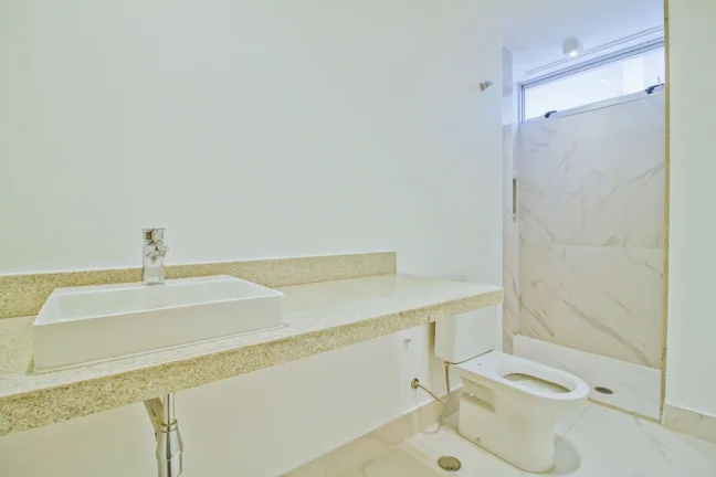 Imagem Apartamento 210M², 2Q, 1 Suíte, 2 Banheiros, 1 Vaga, Varanda, Academia, Salão de Festas, Playground, Jardim.