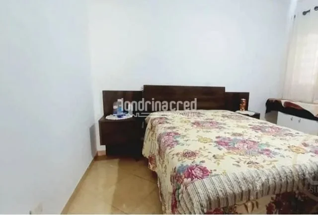 Imagem CASA NO JARDIM MONTE SINAI COM 03 QUARTOS SENDO 01 SUITE 02 BANHEIROS 4 VAGAS DE GARAGEM.