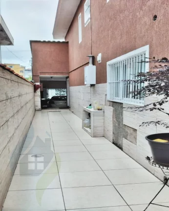 Imagem Sobrado de 3 dorms, 3 banheiros e 2 vagas, com 175m², em Vila Florida, São Bernardo do Campo