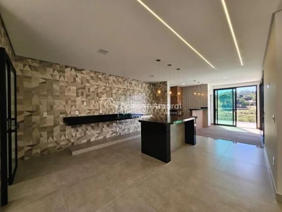 Imagem Moderna e recém-construída, esta casa térrea oferece conforto e elegância em cada detalhe. Com p...