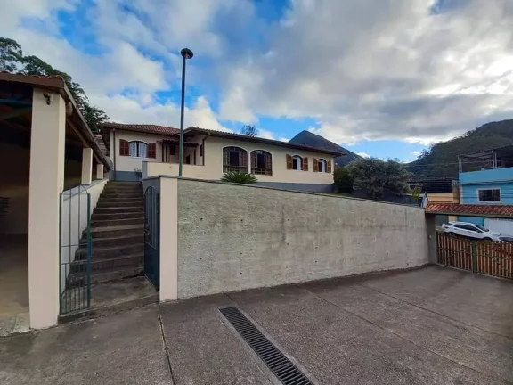 Imagem LINDA CASA A VENDA NO BAIRRO: VALE DOS PINHEIROS - NOVA FRIBURGO.