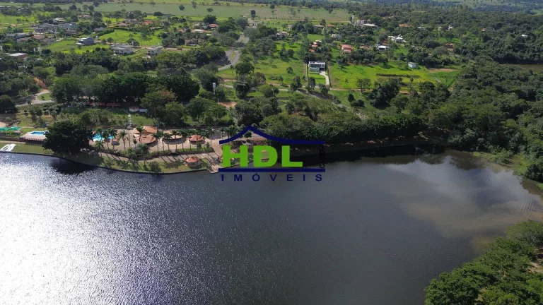 O melhor lote no Condomínio Águas da Serra.