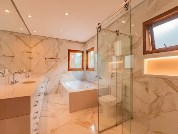 Imagem Sofisticação e Conforto em Casa Totalmente Reformada