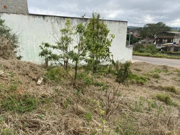 Imagem Lote 200 m2 de Esquina à Venda com escritura no Bairro Nova Cidade – Barbacena