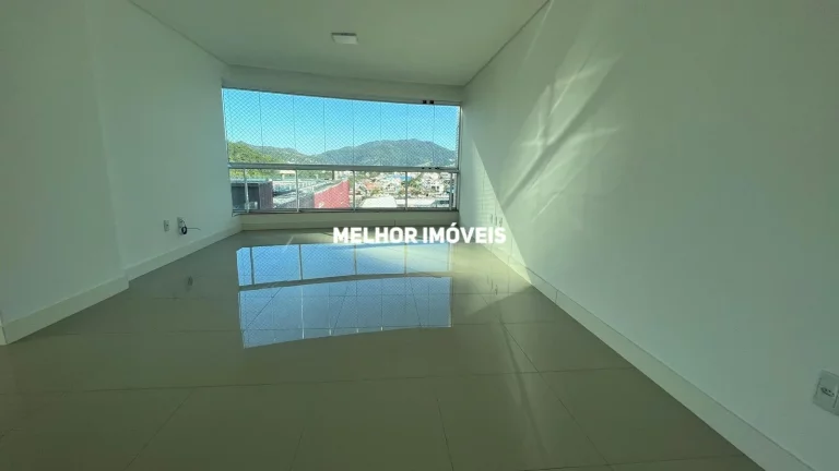 Imagem Apartamento Semi Mobiliado com 04 dormitórios, localizado na Barra Sul de Balneário Camboriú.