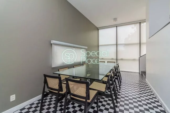 Imagem Apartamento com 217m² em Perdizes Living amplo com lareira, com caixilhos do piso ao teto, muito cl...
