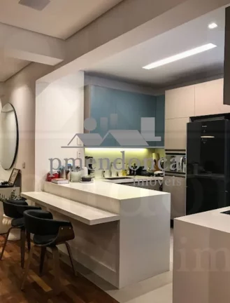 Imagem Apartamento amplo, totalmente reformado, em excelente localização, pronto para morar.