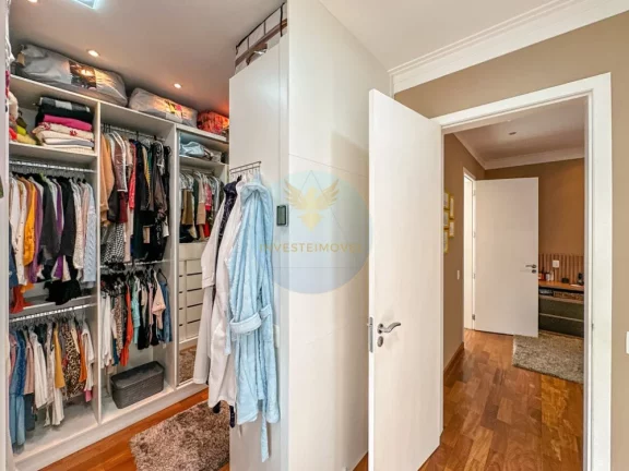 Imagem Casa em Condomínio a Venda no bairro Granja Viana - Cotia, SP