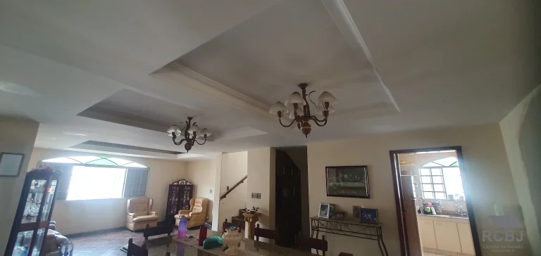 Imagem CASA COMERCIAL em ESMERALDAS - MG, CENTRO