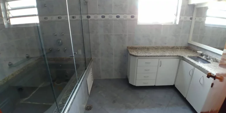 Imagem Sobrado com 3 dormitórios para alugar, 350 m² por R$ 3.960/mês - Vila Curuçá - Santo André/SP