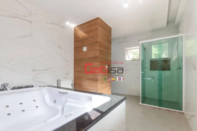 Imagem Casa com 6 dormitórios à venda, 400 m² por R$ 3.150.000 - Village de Búzios - Armação dos Búzios/RJ