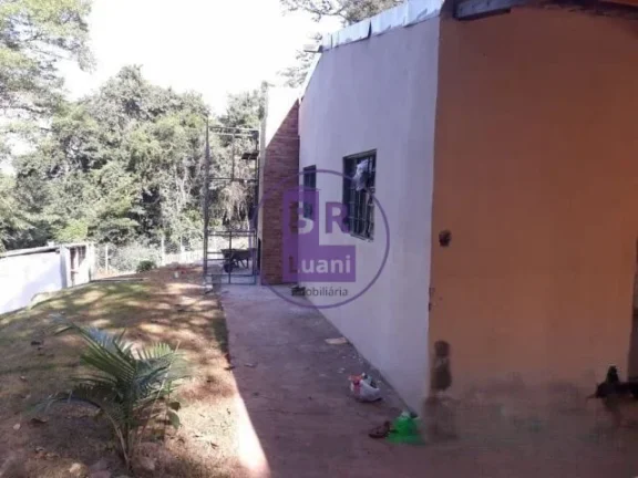 Imagem Oportunidade! Chácara com casa de alvenaria na Zona sul