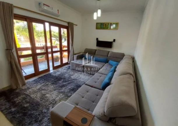 Imagem Sobrado Fantástico 4 Dormitórios, 2 Suítes, sendo uma Master com Closet, hidromassagem e Sacada G, Piscina em Interlagos, Próximo ao Autódromo