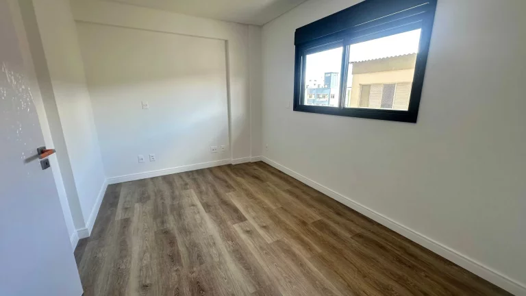 Imagem Apartamento com 4 dormitórios sendo 2 suítes e 1 vaga de garagem em São José/SC