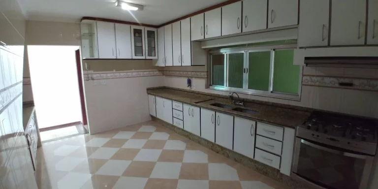 Imagem Sobrado com 3 dormitórios para alugar, 350 m² por R$ 3.960/mês - Vila Curuçá - Santo André/SP
